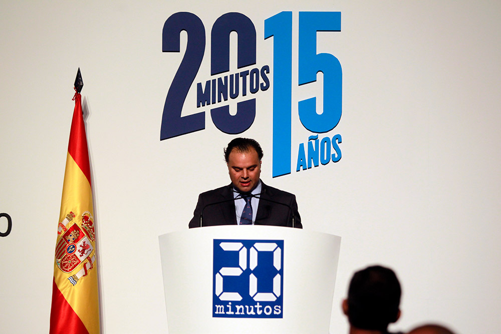 Fernando de Yarza López-Madrazo dando su discurso en el XV Aniversario de 20 Minutos